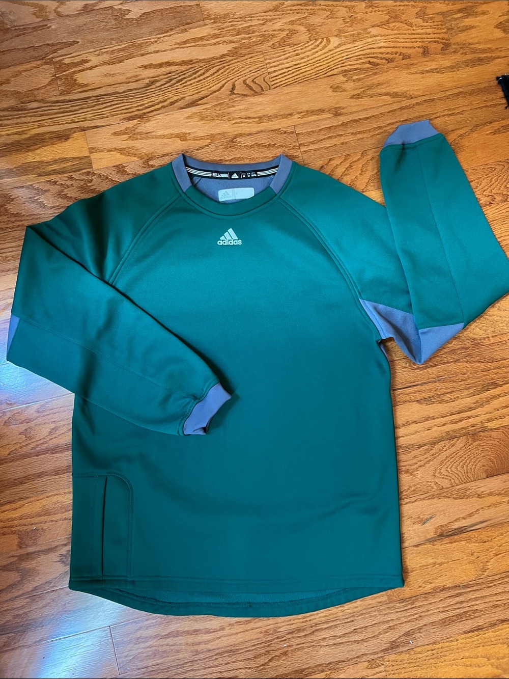 adidas medium  Crewneck hesvyweight  pullover with Gray trim